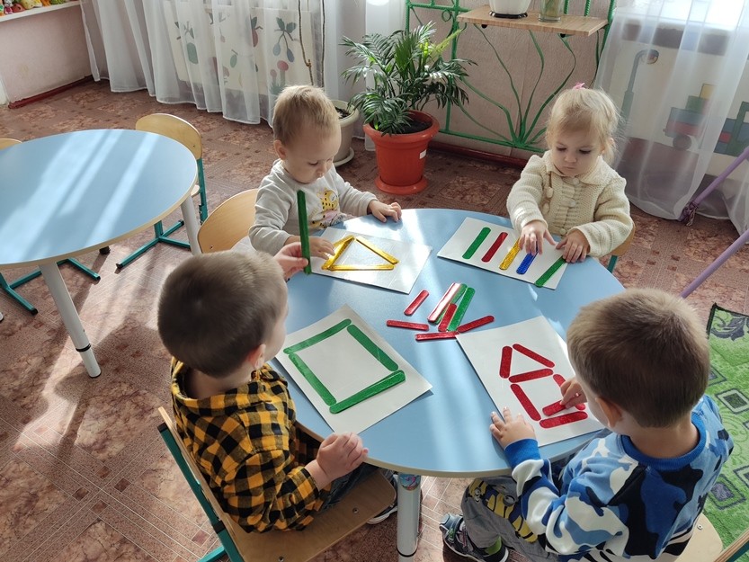 Read more about the article Кружок «Игралочка» в группе раннего возраста